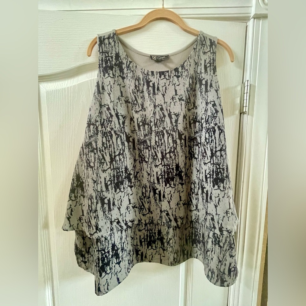 12 Pm By Mon Ami Abstract Black and Gray Tank Top XL